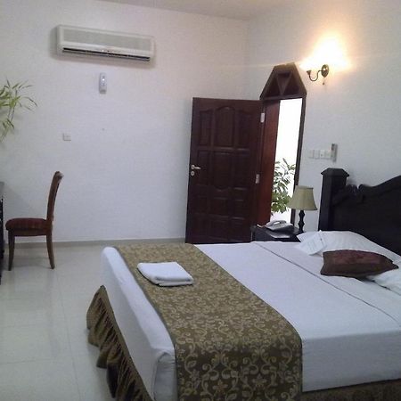 Al Shiraa Hotel Apartments Muskat Bagian luar foto