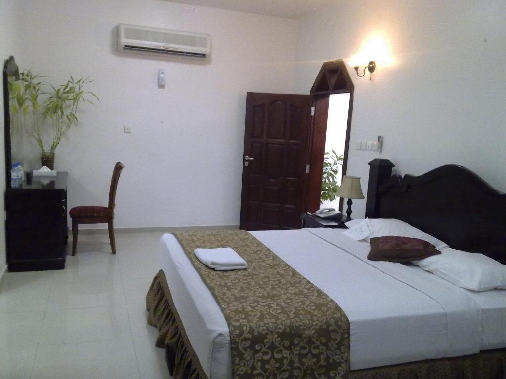 Al Shiraa Hotel Apartments Muskat Bagian luar foto